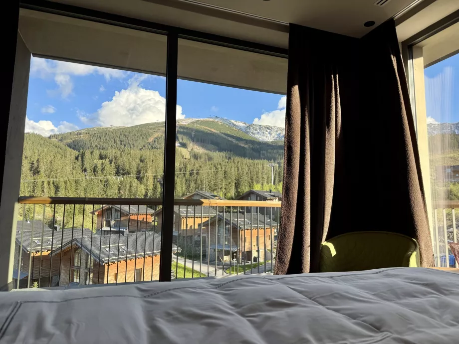 Vista mattutina di Chopok dal letto