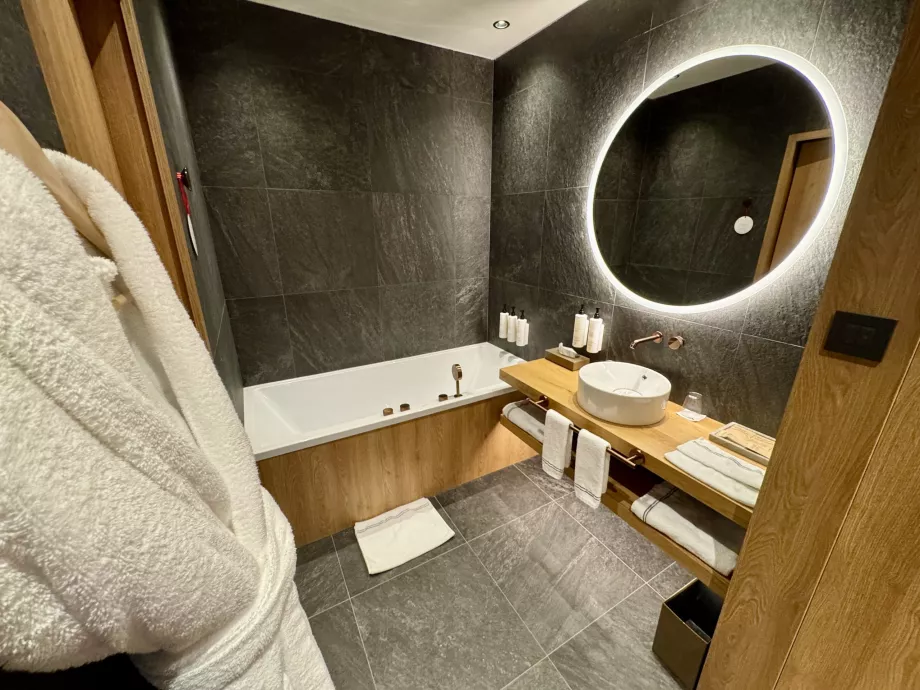 Secondo bagno con vasca