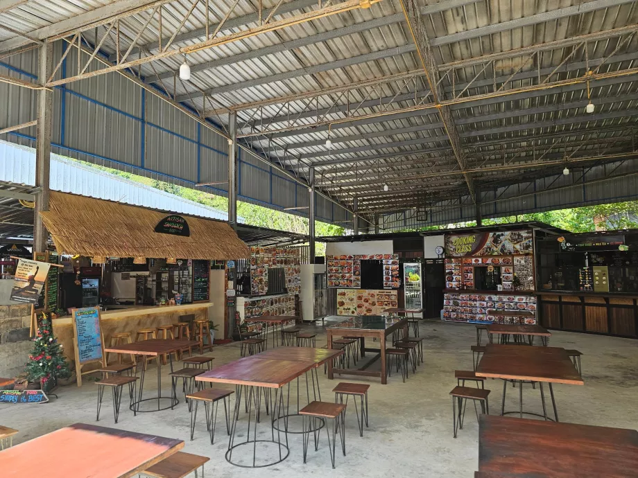 Sala da pranzo del villaggio di Panburi