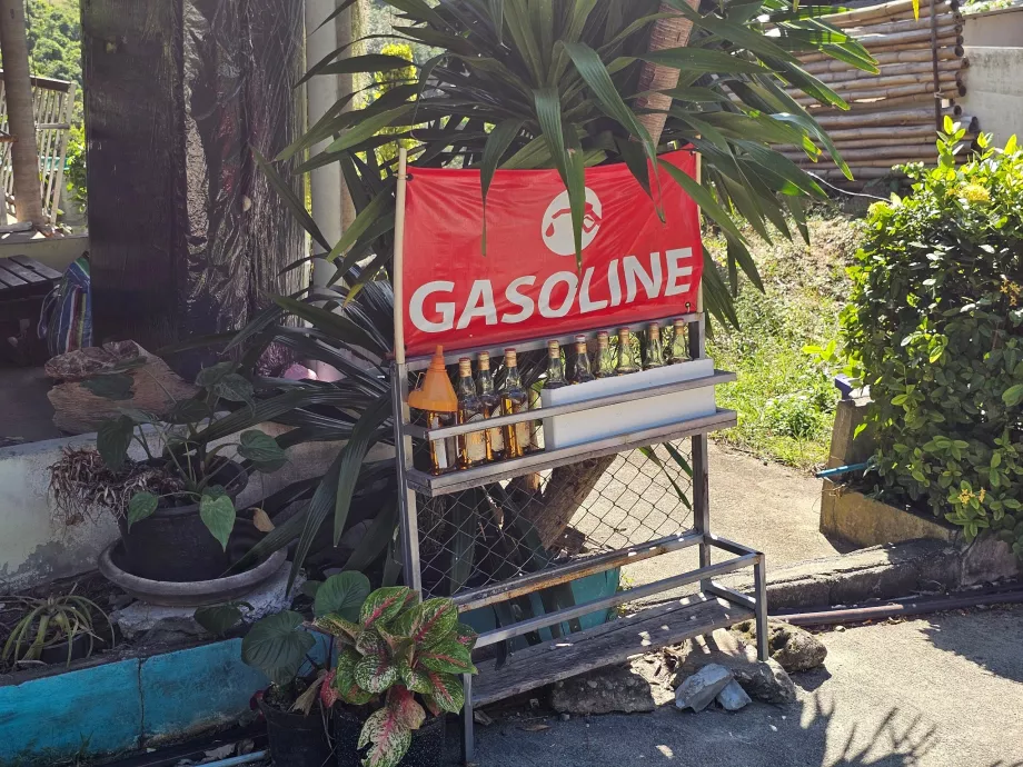Vendita di benzina in bottiglia
