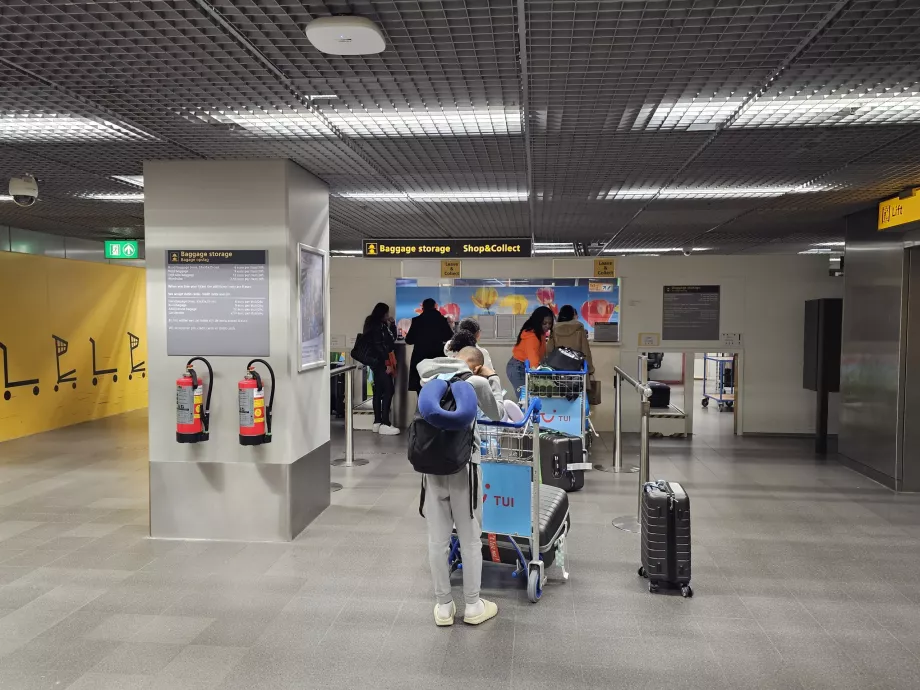 Deposito bagagli, area pubblica