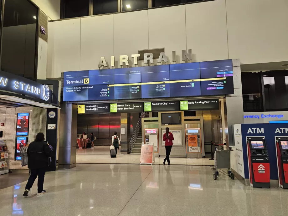 Ingresso alla stazione dell'Airtrain