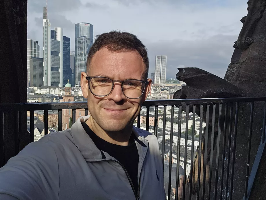 Io davanti alla vista dalla Domturm