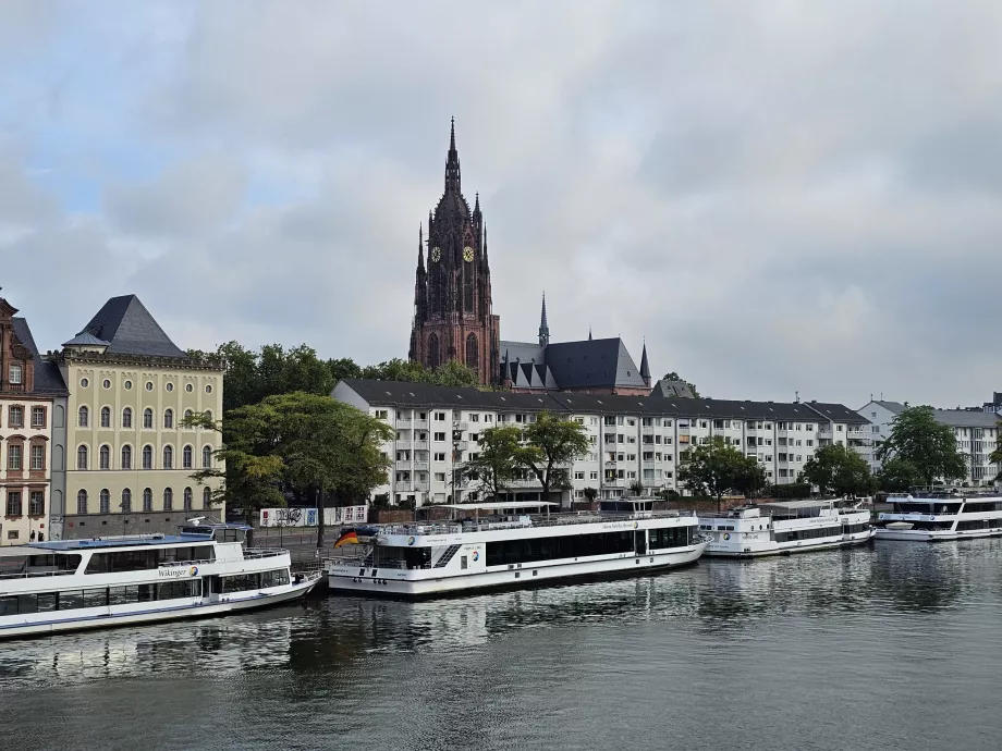 Vista dall'Eiserner Steg alla Cattedrale