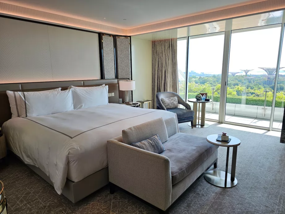 Camera con balcone e vista