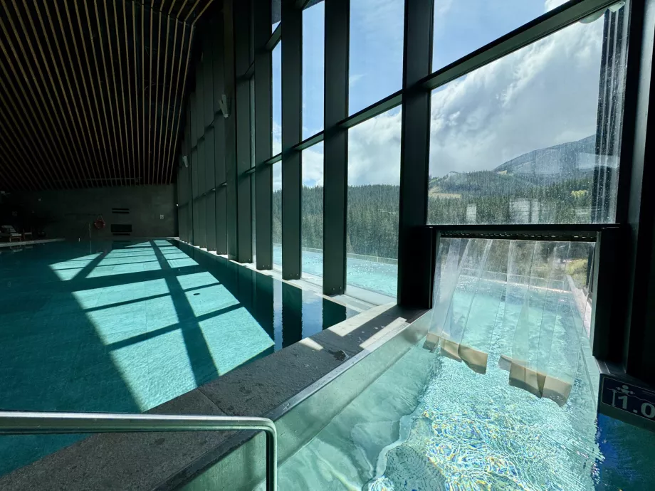 Ingresso alla parte esterna della piscina