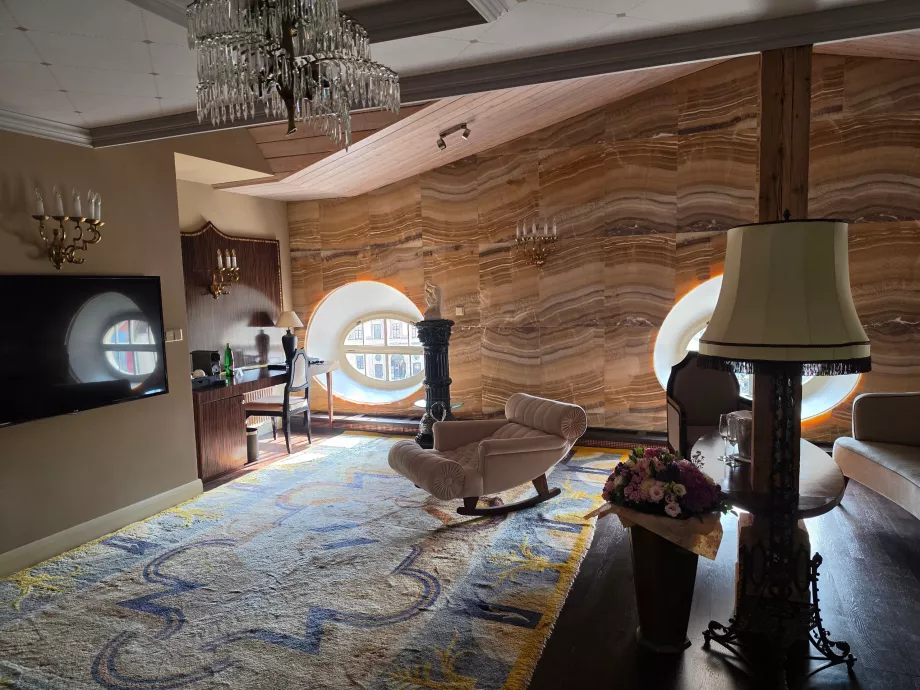 Suite Onyx Tower