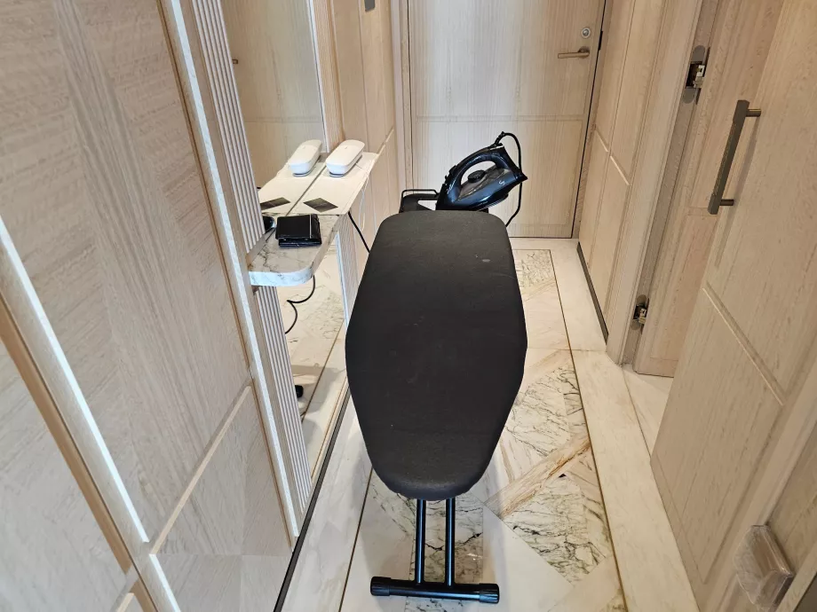 Asse da stiro in camera