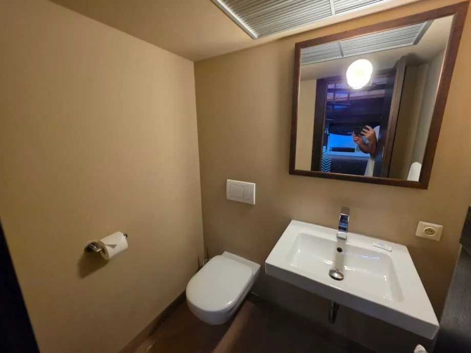 Un bagno in camera da letto