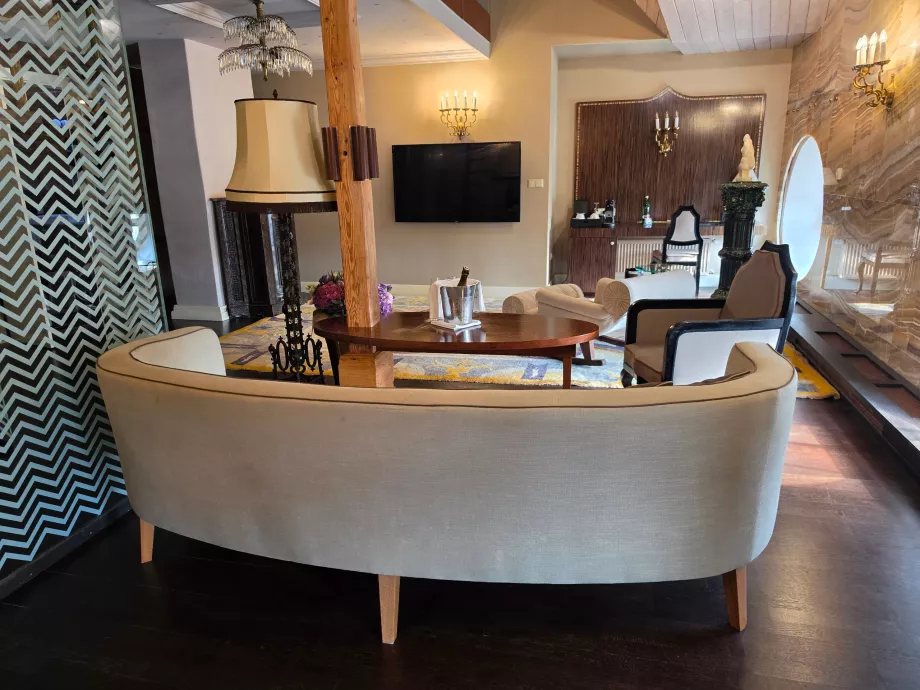 Soggiorno della suite Onyx Tower