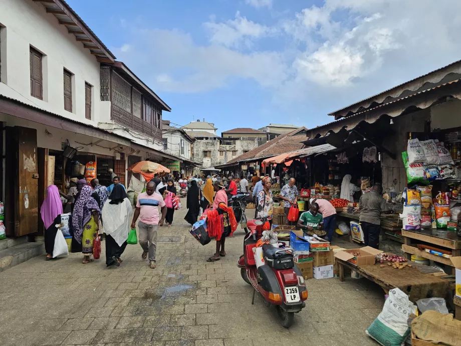 Darajani Souk, vendita di prodotti alimentari