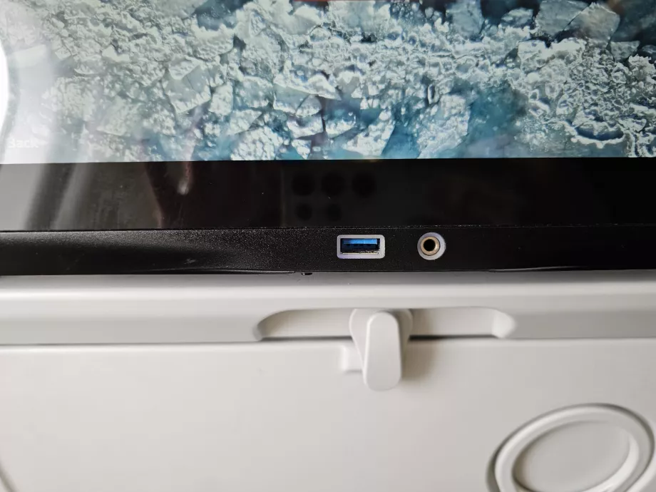 Ricarica tramite porta USB