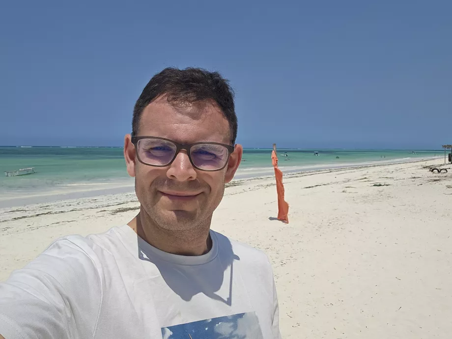 Io sulla spiaggia di Pwani-Mchangani