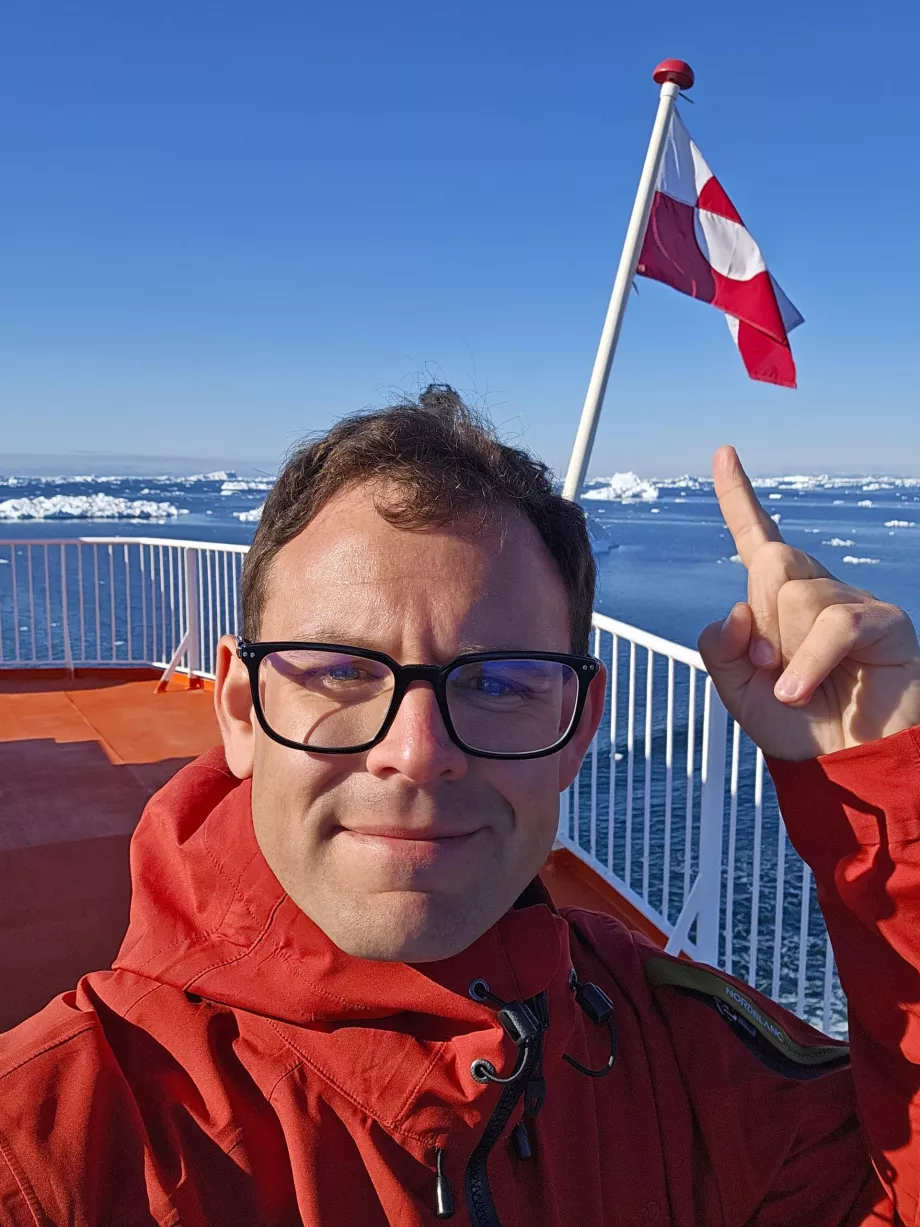 Selfie con la bandiera della Groenlandia