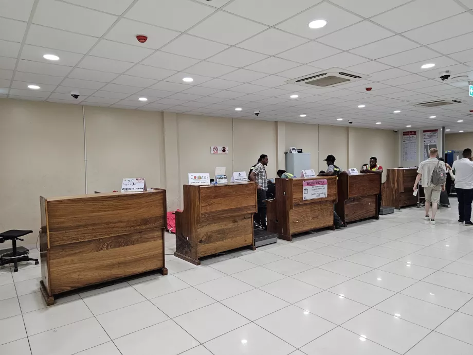 Terminal 2B, banchi check-in