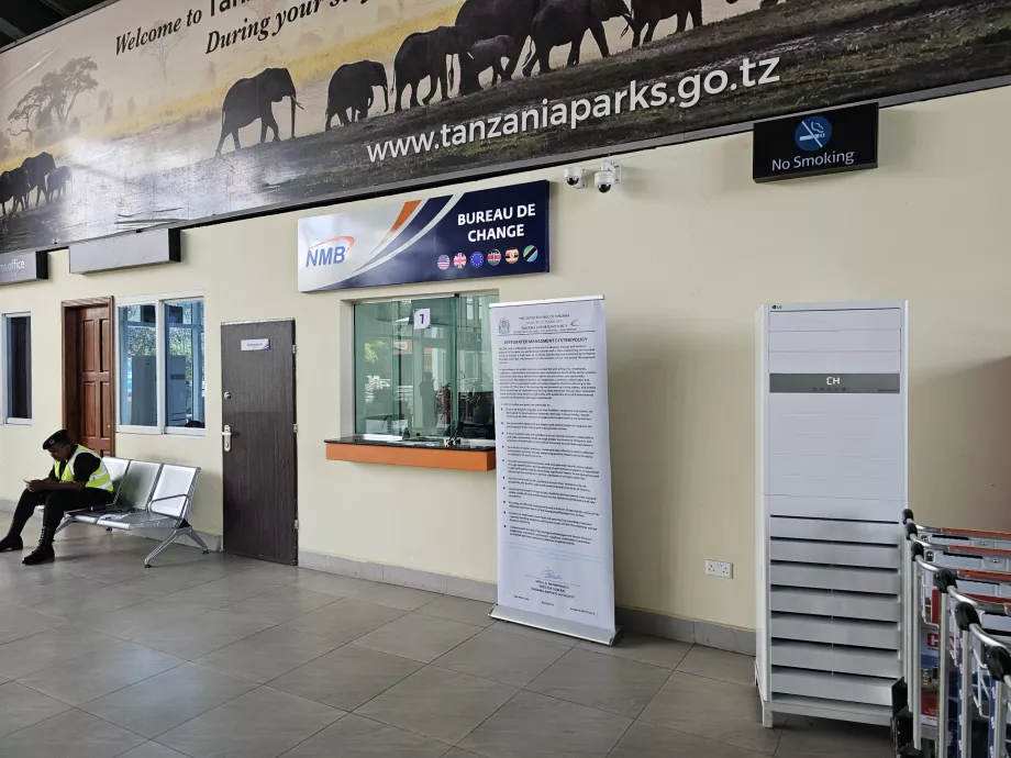 Ufficio cambi nella sala arrivi