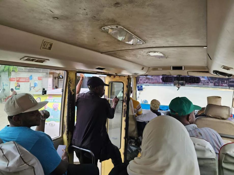 Il controllore dell'autobus ha dato