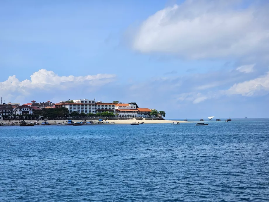 Vista durante la crociera da Zanzibar a Dar es Salaam