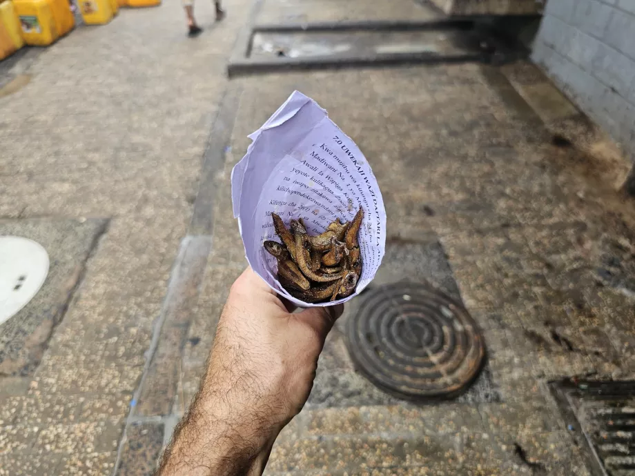 Mercato del pesce del traghetto