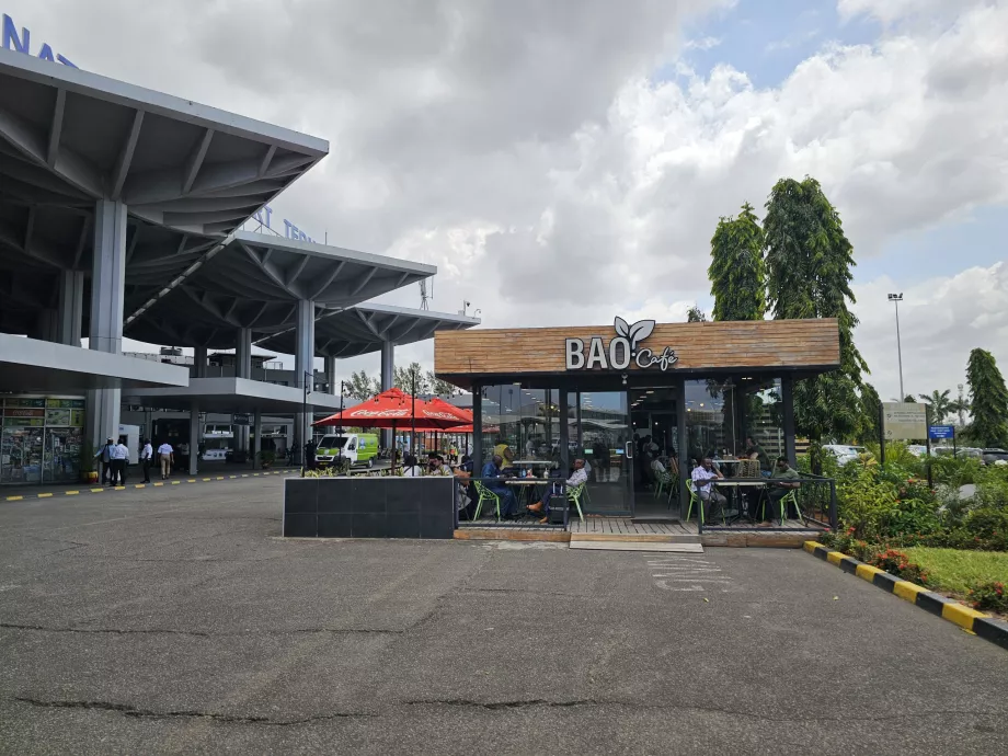 Caffè di fronte al Terminal 2