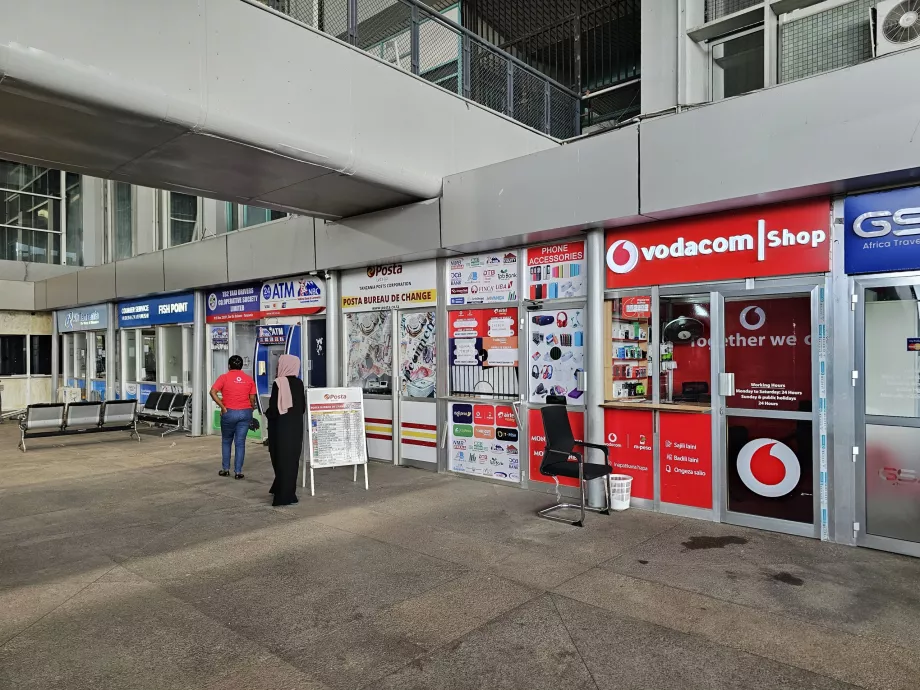 Negozi di cambio valuta e operatori di telefonia mobile, Terminal 2