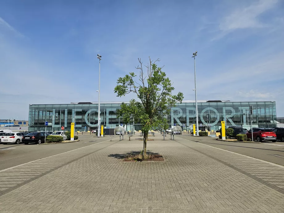 Terminal dell'aeroporto LGG