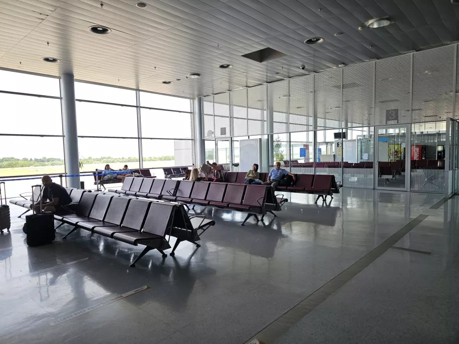 Spazio ai gate di partenza