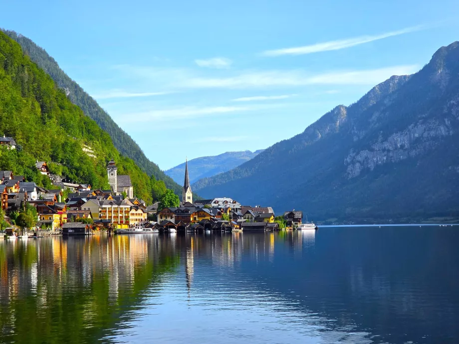 Vista di Hallstatt dalla fermata dell'autobus di Lahn