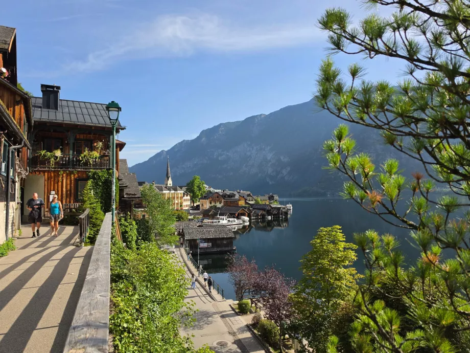 Vista di Hallstatt dalla via Hallberg