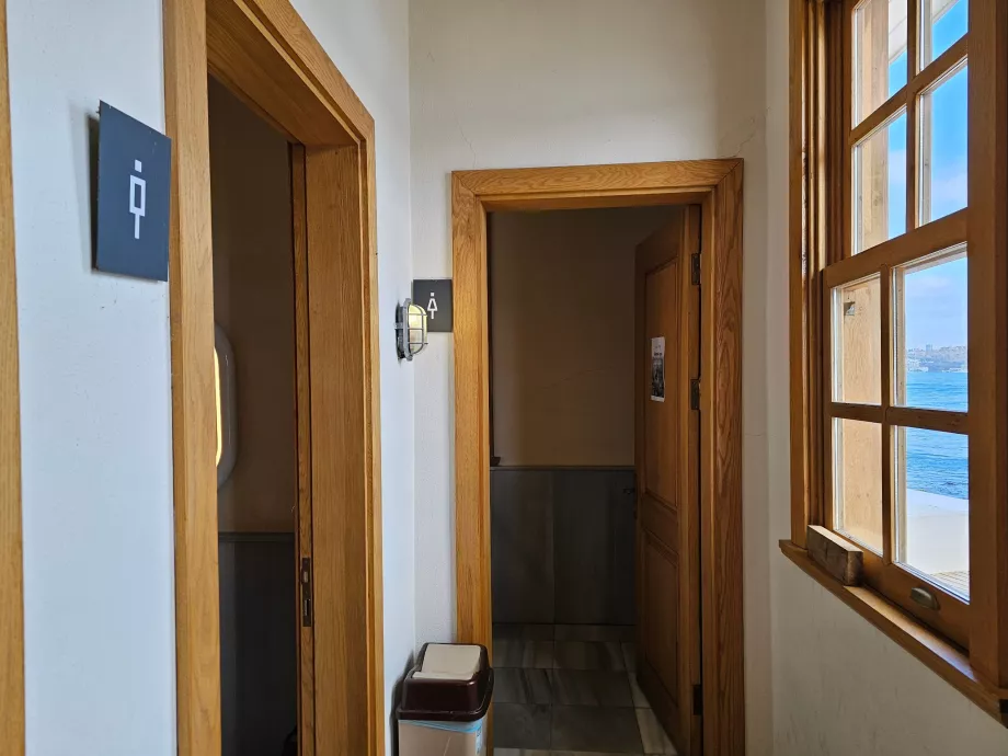 Servizi igienici pubblici gratuiti presso la Torre delle Fanciulle