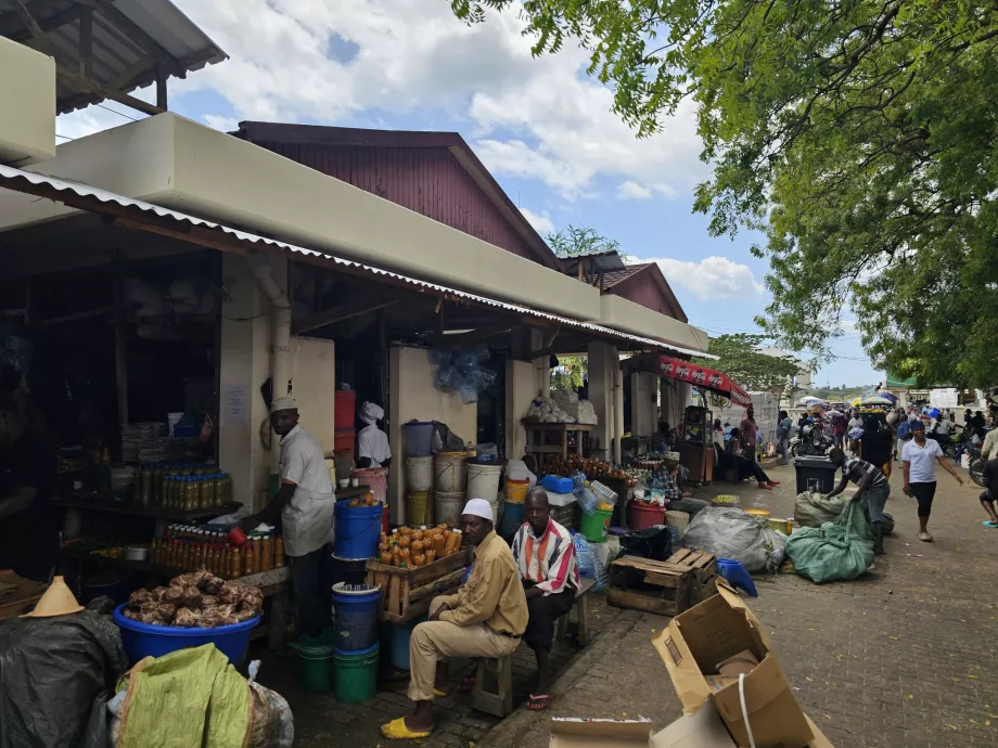 Mercato del pesce del traghetto