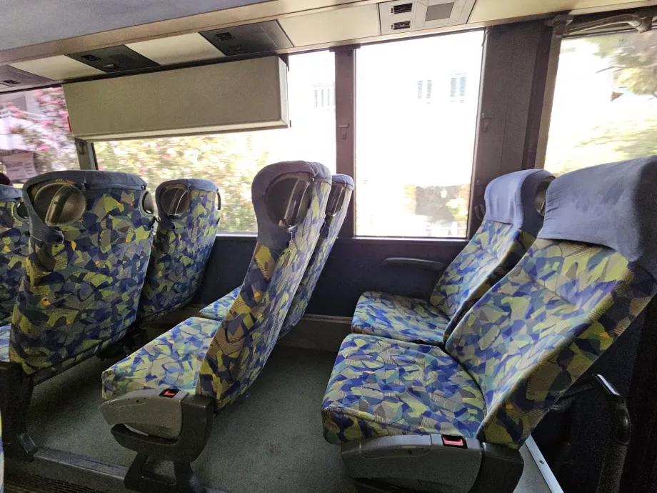 Interno degli autobus KTEL