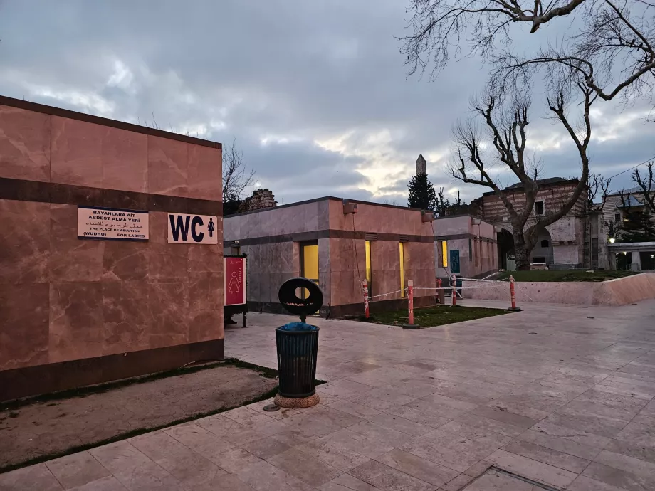 Servizi igienici della Moschea Blu