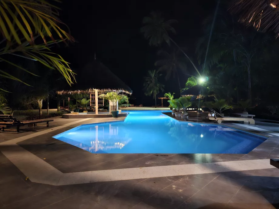 Piscina di notte
