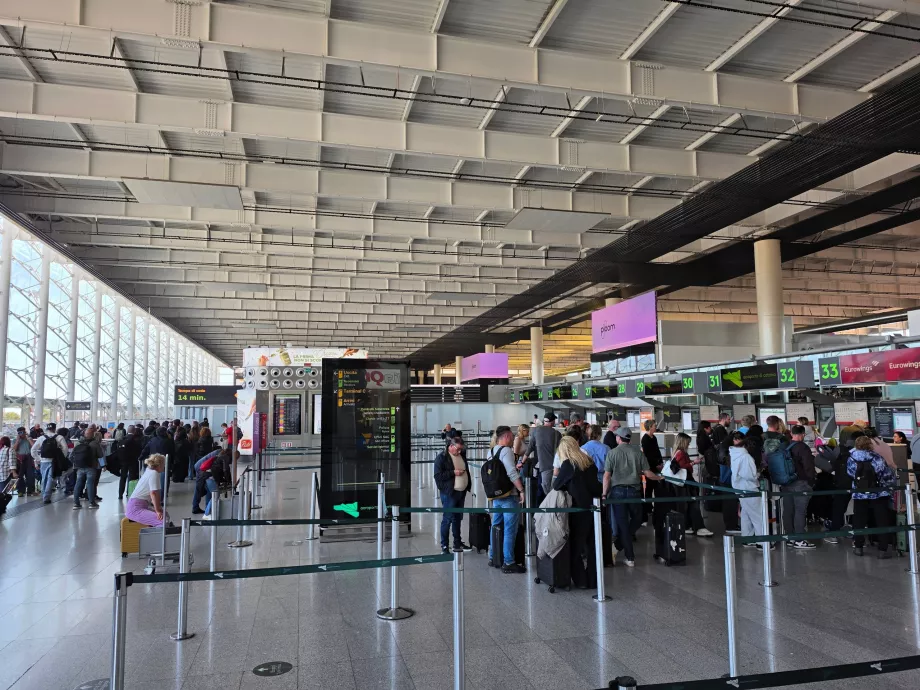 Banchi check-in, Terminal A