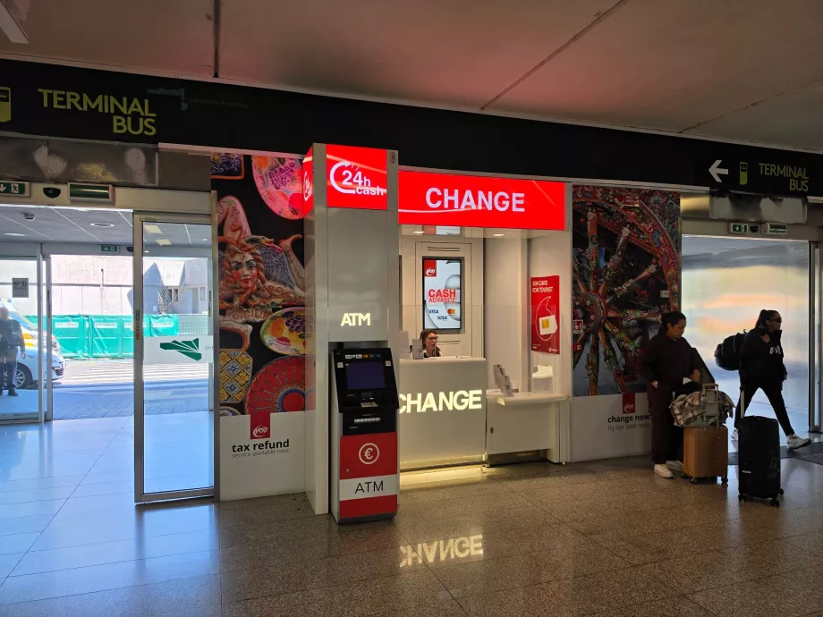 Cambio valuta nel Terminal A