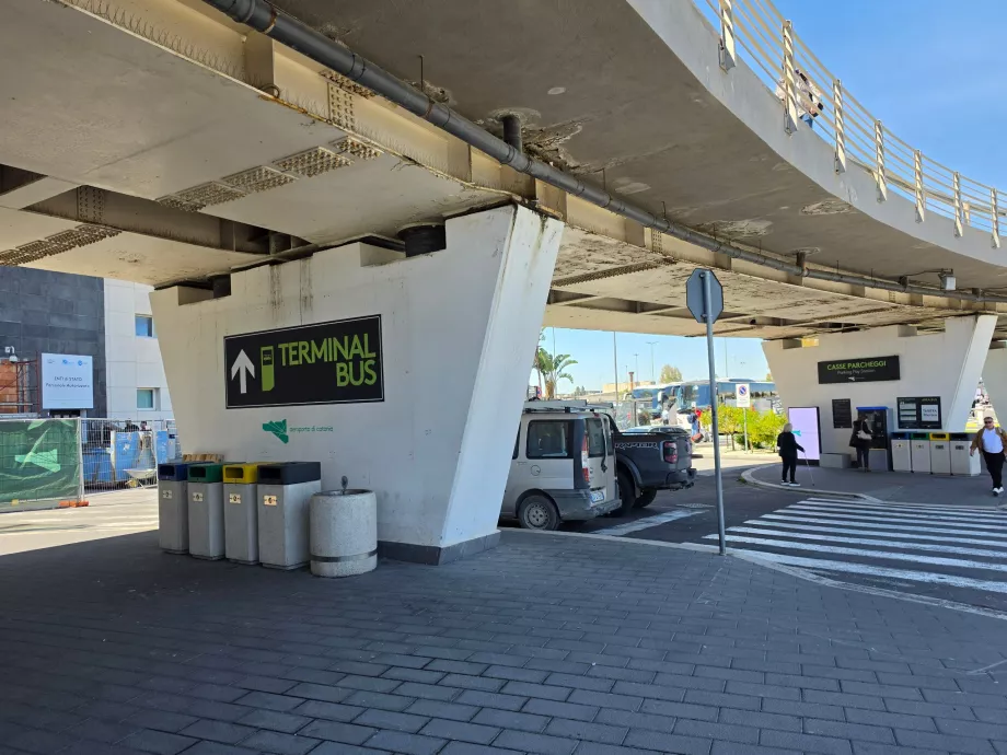 La strada per il terminal degli autobus