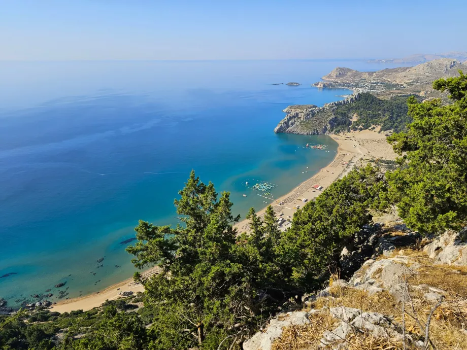 Vista dal Convento di Nostra Signora sulla spiaggia di Tsambika
