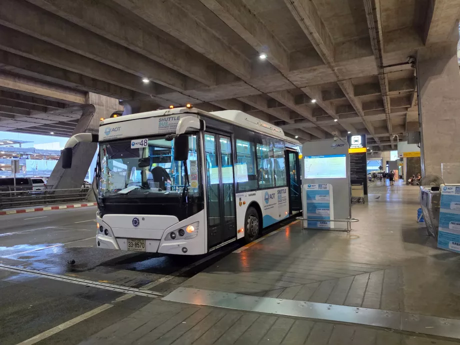 Fermata dell'autobus navetta all'aeroporto BKK