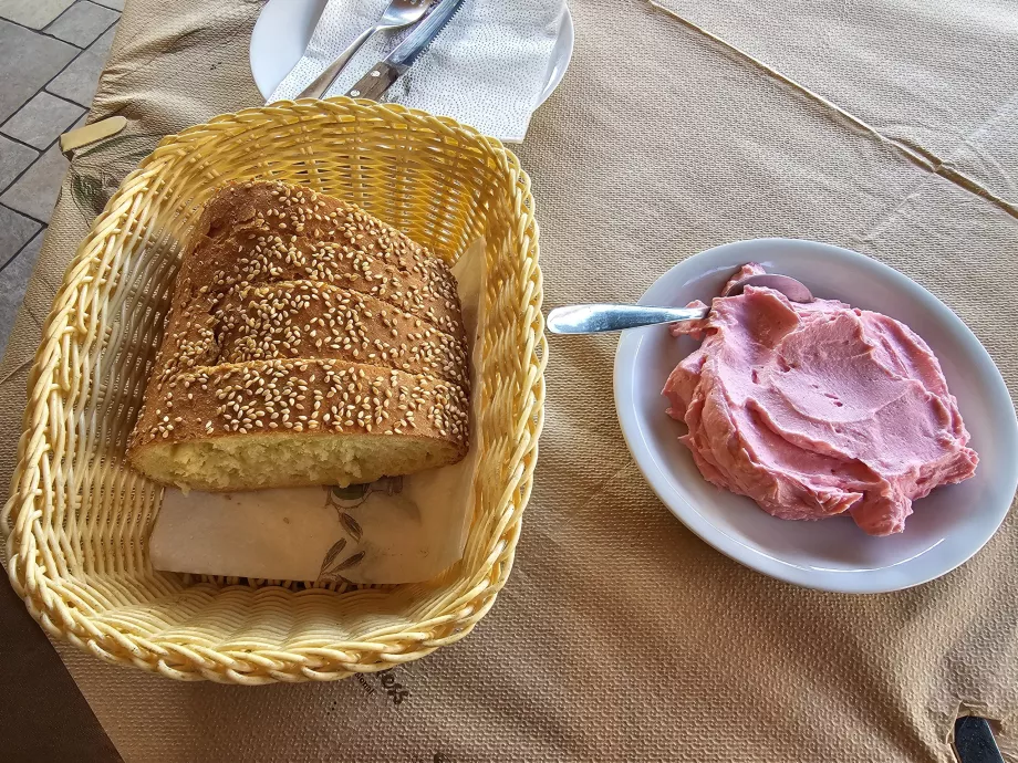Insalata con uova di pesce
