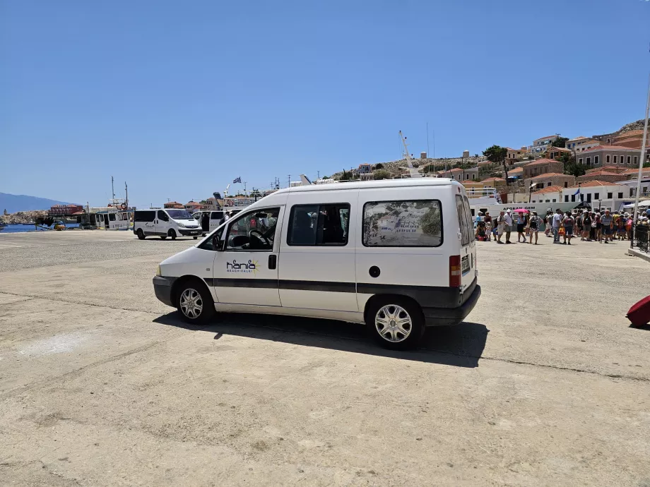 Direzione minibus Kania Beach