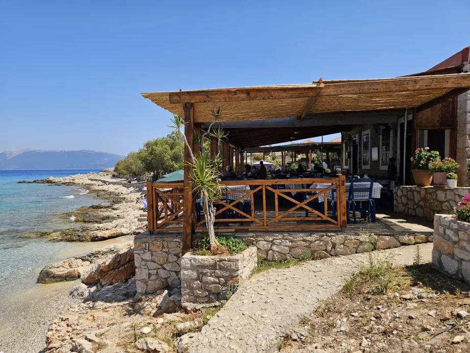 Ristorante della spiaggia di Ftenagia