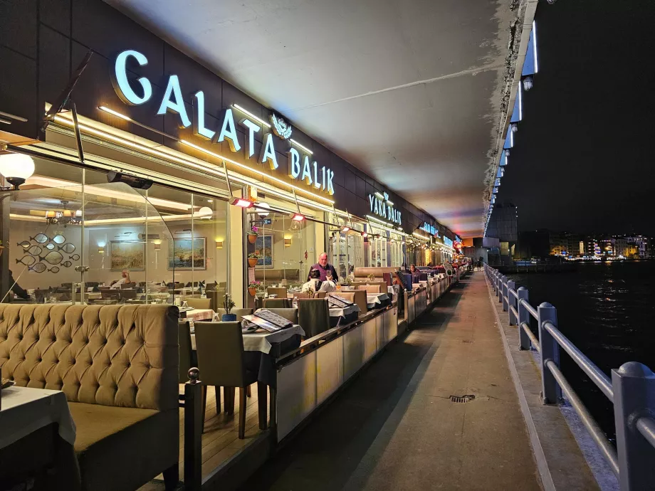 Ristorante sul ponte di Galata