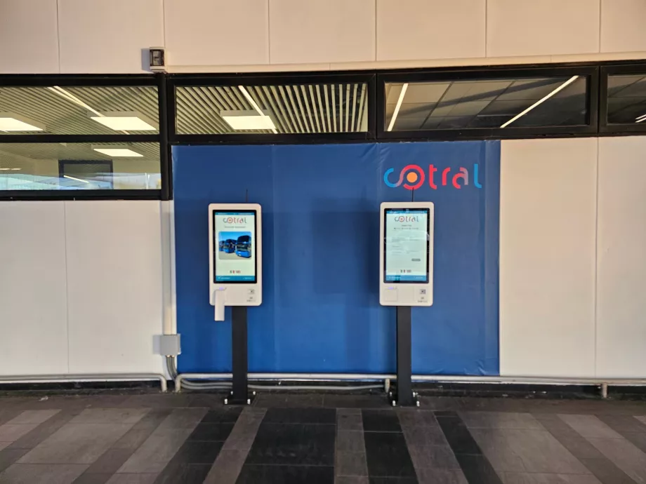 Distributori automatici di biglietti per gli autobus Cotral