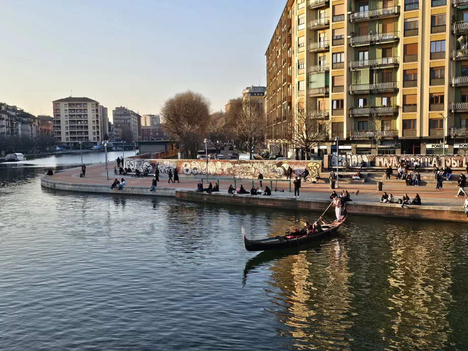 Gondola dei Navigli