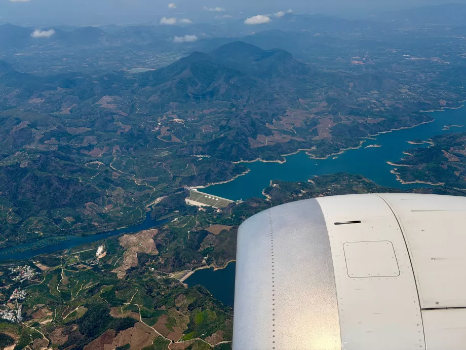 Prima di atterrare a Hainan