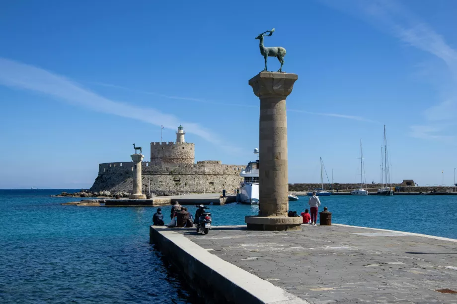 Porto di Mandraki