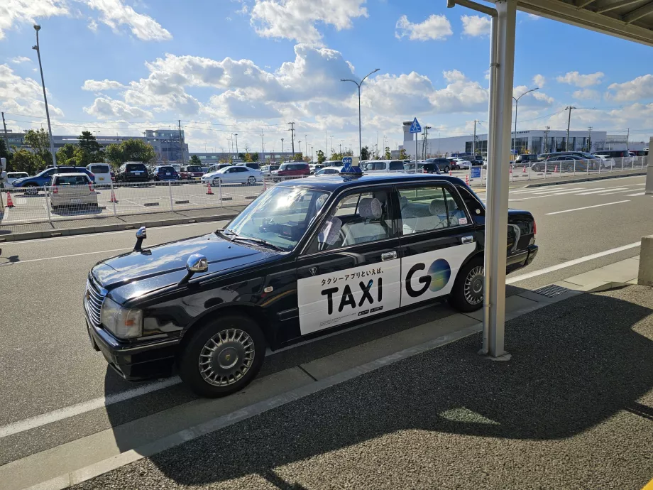 Taxi fuori dall'aeroporto