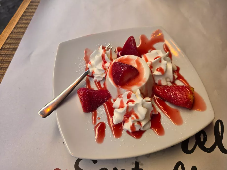 Tonnarello Santa Maria, Panna Cotta alle fragole