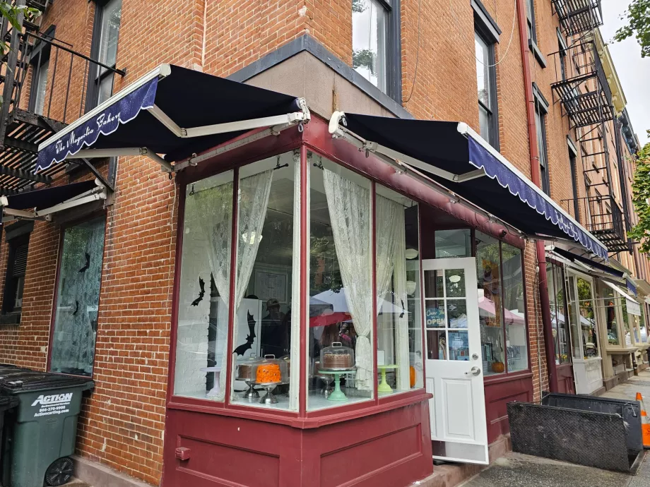 West Village, Panificio Magnolia